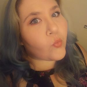 Meet your Posher, Elaina